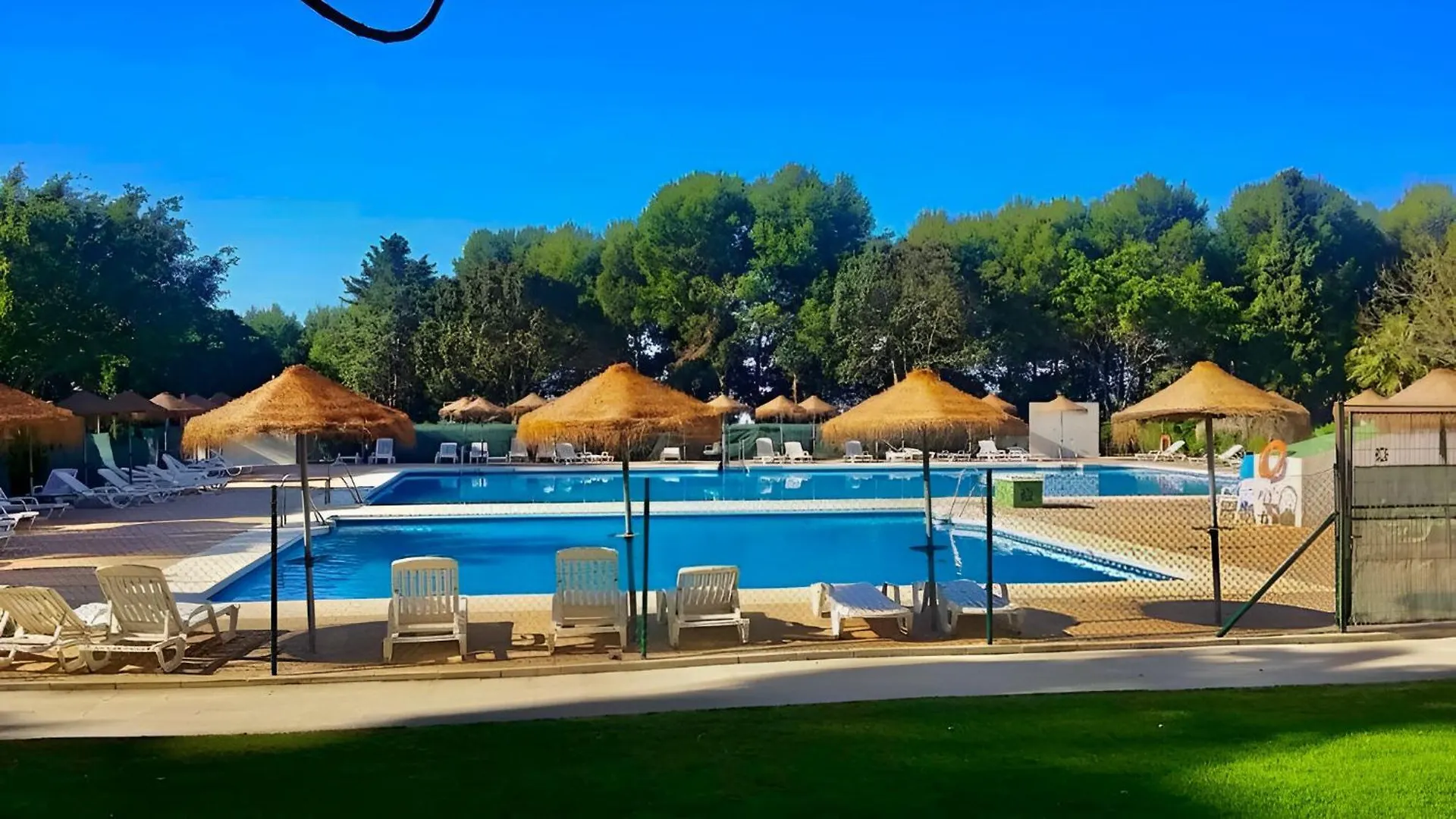 Luxury Suites Sunset Beach location
