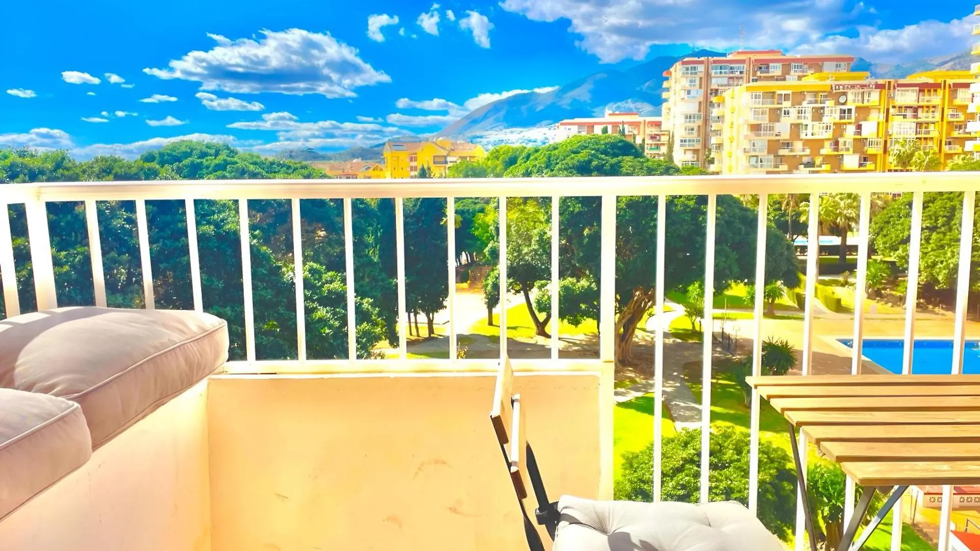Apartment Luxury Suites Sunset Beach Benalmadena Spain