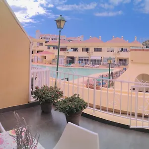 mareverde-complex-apartment-pool-view.adeje-hotels.com/